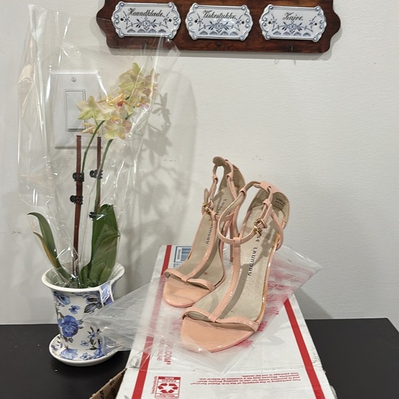 Chinese Laundry Shoes - Chinese Laundry 6.5 heels patent leather